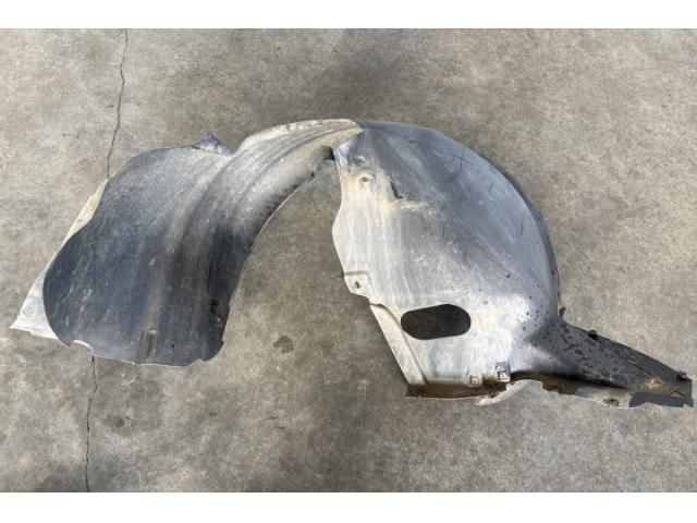 bontott SEAT LEON Bal első Dobbetét (Kerékjárati, Műanyag)