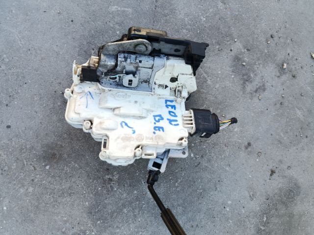 bontott SEAT LEON Bal első Központizár Motor