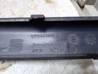 bontott SEAT LEON Bal első Lökhárító Díszléc