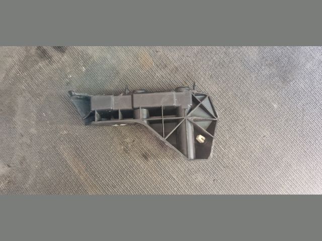 bontott SEAT LEON Bal első Lökhárító Tartó (Műanyag)