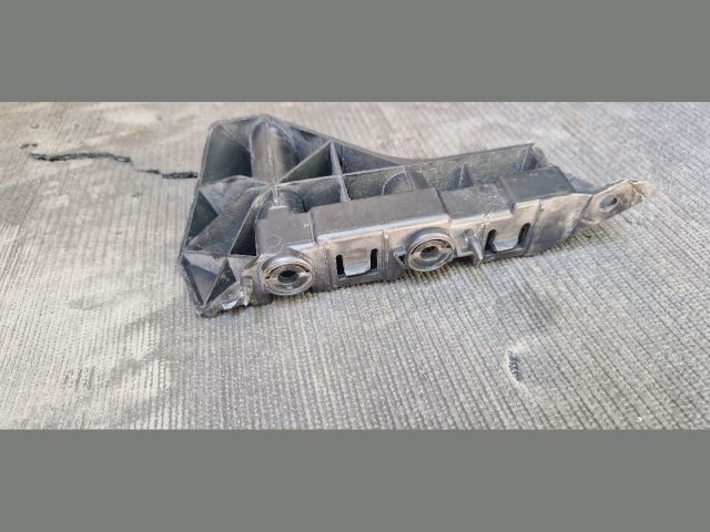 bontott SEAT LEON Bal első Lökhárító Tartó (Műanyag)