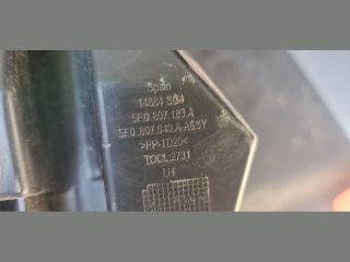 bontott SEAT LEON Bal első Lökhárító Tartó (Műanyag)