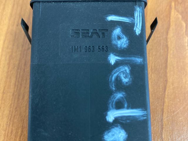 bontott SEAT LEON Bal első Ülésfűtés Kapcsoló
