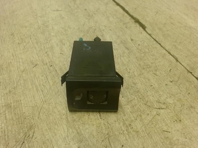 bontott SEAT LEON Bal első Ülésfűtés Kapcsoló