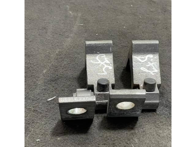 bontott SEAT LEON Bal első Zsanér