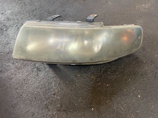 bontott SEAT LEON Bal Fényszóró