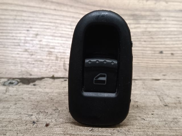 bontott SEAT LEON Bal hátsó Ablakemelő Kapcsoló