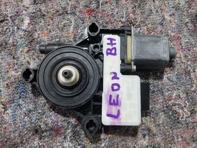 bontott SEAT LEON Bal hátsó Ablakemelő Motor