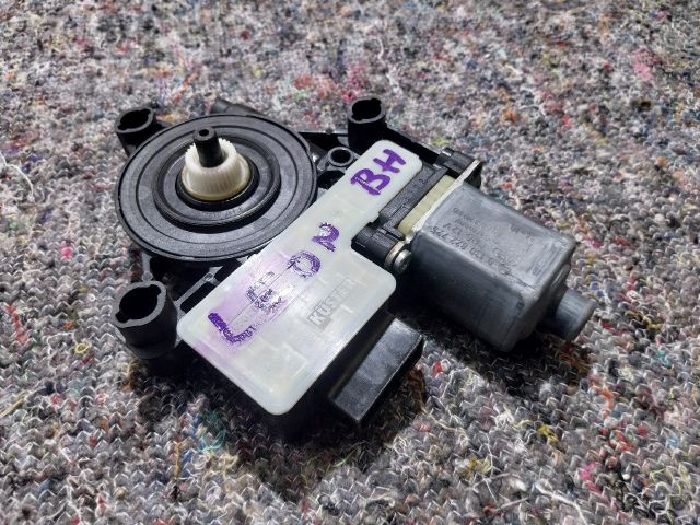 bontott SEAT LEON Bal hátsó Ablakemelő Motor