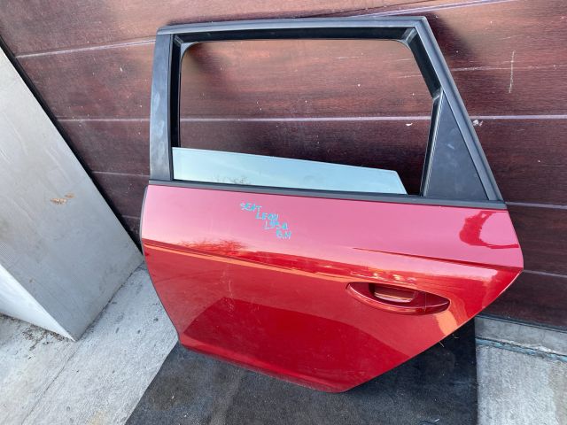 bontott SEAT LEON Bal hátsó Ajtó (Részeivel)