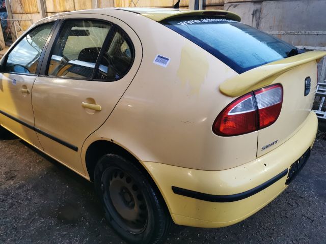 bontott SEAT LEON Bal hátsó Ajtó (Üres lemez)