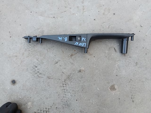 bontott SEAT LEON Bal hátsó Ajtóbehúzó