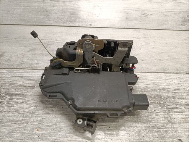 bontott SEAT LEON Bal hátsó Ajtózár