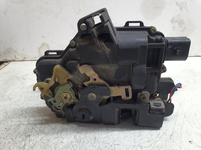 bontott SEAT LEON Bal hátsó Ajtózár