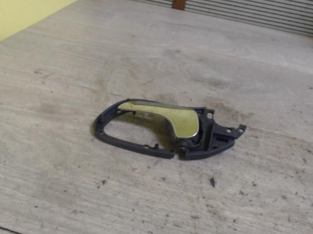 bontott SEAT LEON Bal hátsó Belső Kilincs