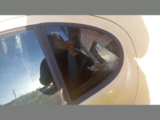 bontott SEAT LEON Bal hátsó Fixüveg (Ajtóban)