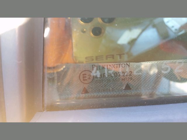 bontott SEAT LEON Bal hátsó Fixüveg (Ajtóban)