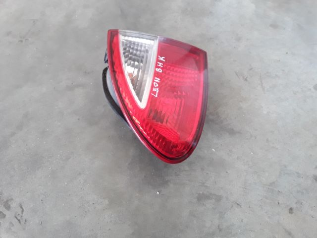 bontott SEAT LEON Bal Külső Hátsó Lámpa