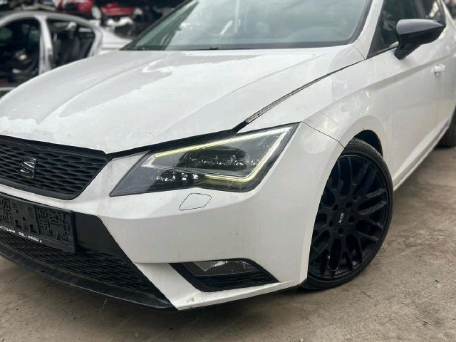 bontott SEAT LEON Bal Ledes Fényszóró