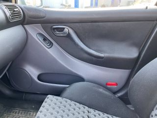 bontott SEAT LEON Biztosítéktábla Doboz