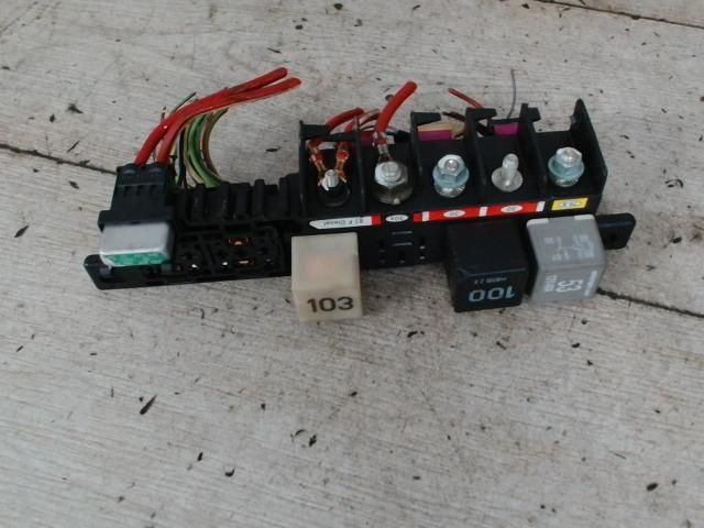 bontott SEAT LEON Biztosítéktábla Utastér