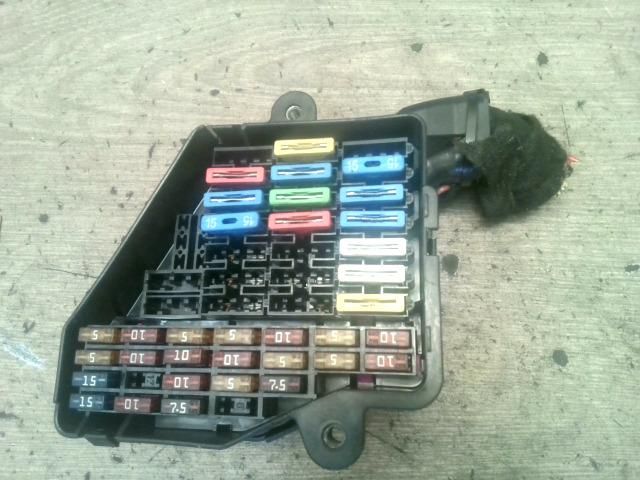 bontott SEAT LEON Biztosítéktábla Utastér