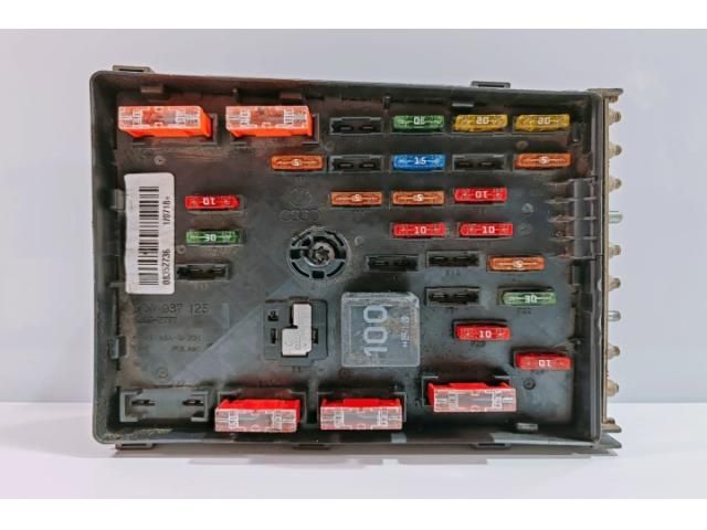 bontott SEAT LEON Biztosítéktábla Utastér