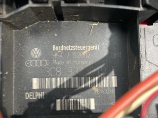 bontott SEAT LEON Biztosítéktábla Utastér