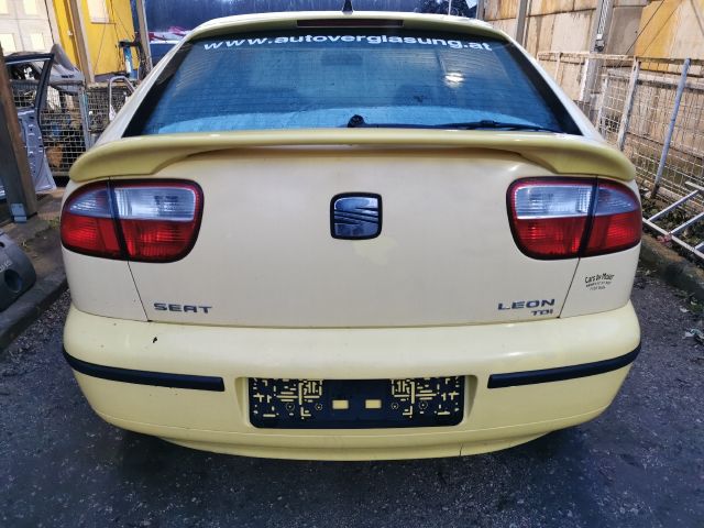 bontott SEAT LEON Csomagtér Kárpit