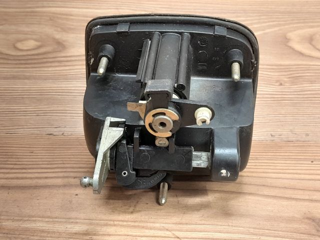 bontott SEAT LEON Csomagtér Nyitó Kar / Gomb