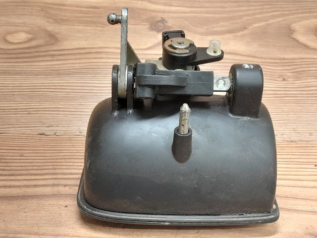 bontott SEAT LEON Csomagtér Nyitó Kar / Gomb