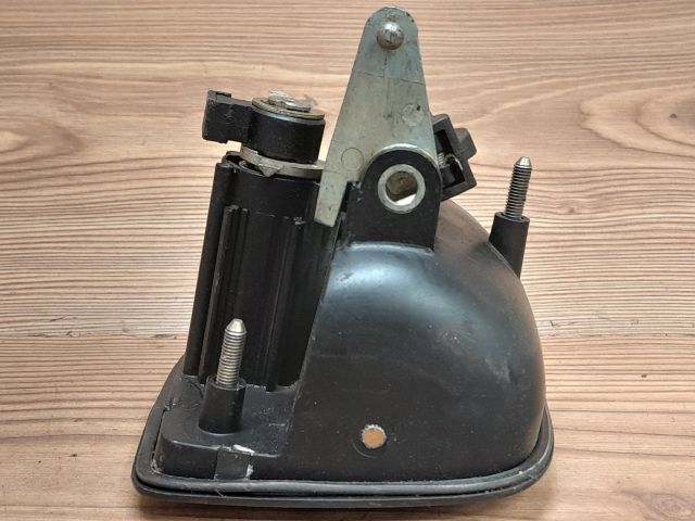 bontott SEAT LEON Csomagtér Nyitó Kar / Gomb