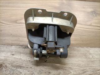 bontott SEAT LEON Csomagtér Nyitó Kar / Gomb