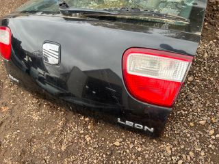 bontott SEAT LEON Csomagtérajtó (Részeivel)