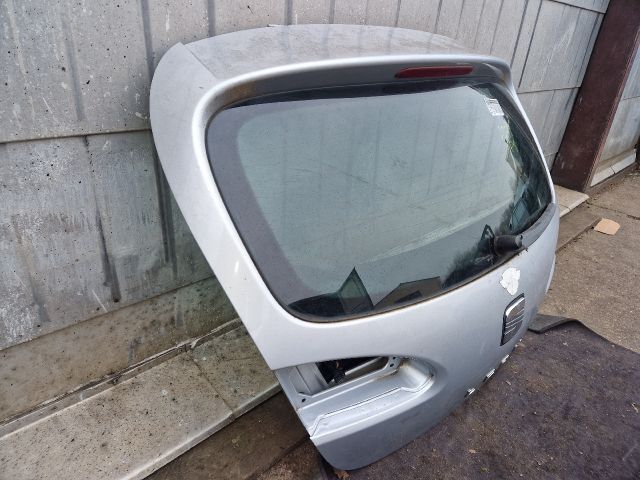 bontott SEAT LEON Csomagtérajtó (Részeivel)