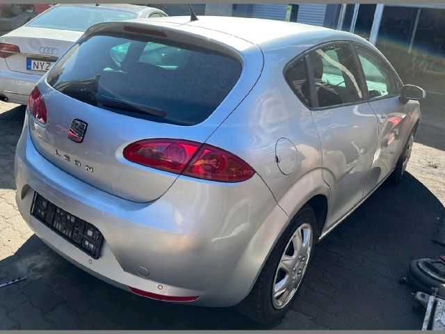 bontott SEAT LEON Csomagtérajtó (Üres lemez)