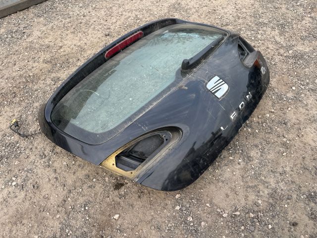 bontott SEAT LEON Csomagtérajtó (Üres lemez)