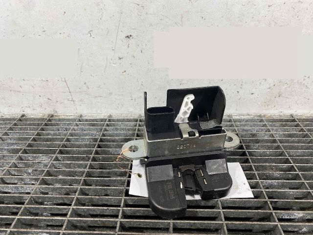 bontott SEAT LEON Csomagtérajtó Ütköző