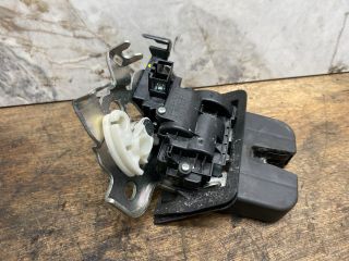 bontott SEAT LEON Csomagtérajtó Zárbetét