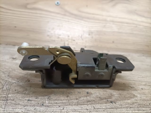 bontott SEAT LEON Csomagtérajtó Zárszerkezet