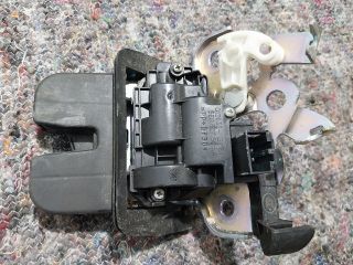 bontott SEAT LEON Csomagtérajtó Zárszerkezet