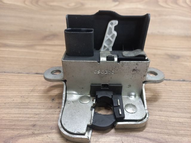 bontott SEAT LEON Csomagtérajtó Zárszerkezet