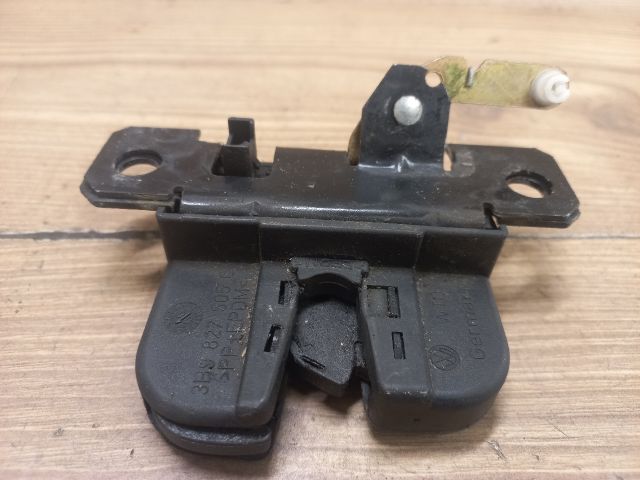 bontott SEAT LEON Csomagtérajtó Zárszerkezet