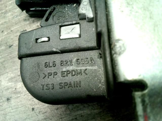 bontott SEAT LEON Csomagtérajtó Zárszerkezet