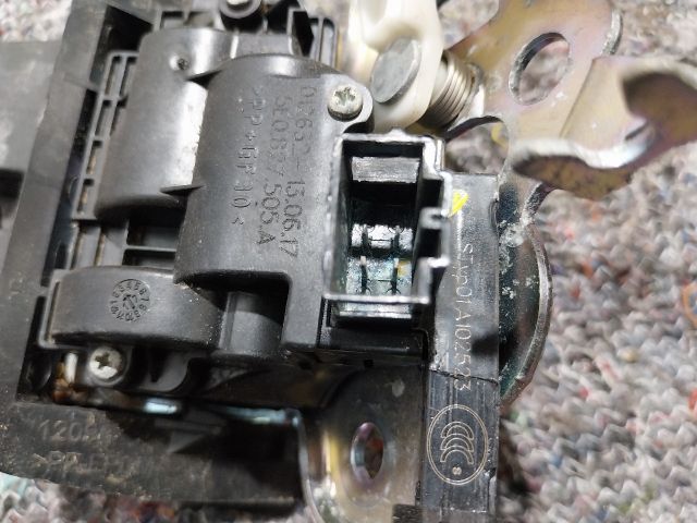 bontott SEAT LEON Csomagtérajtó Zárszerkezet