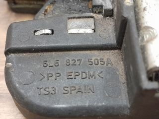 bontott SEAT LEON Csomagtérajtó Zárszerkezet