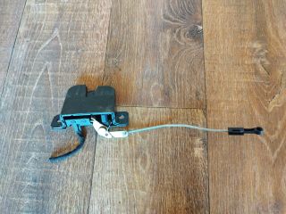 bontott SEAT LEON Csomagtérajtó Zárszerkezet