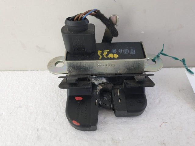 bontott SEAT LEON Csomagtérajtó Zárszerkezet