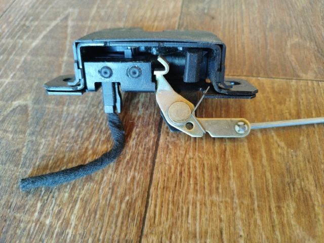 bontott SEAT LEON Csomagtérajtó Zárszerkezet