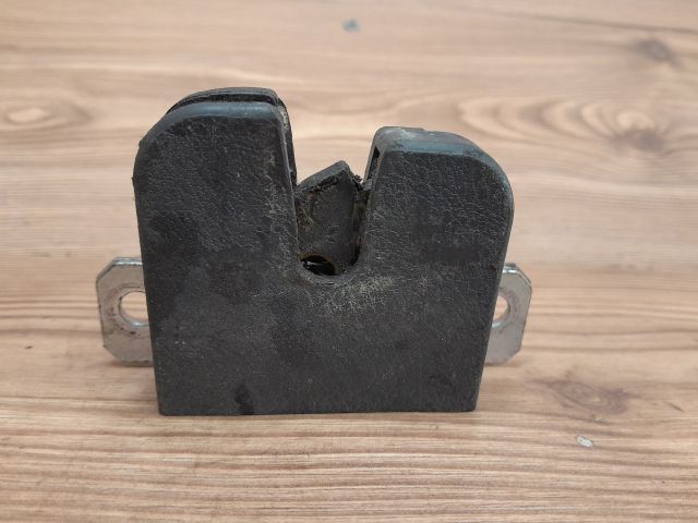 bontott SEAT LEON Csomagtérajtó Zárszerkezet